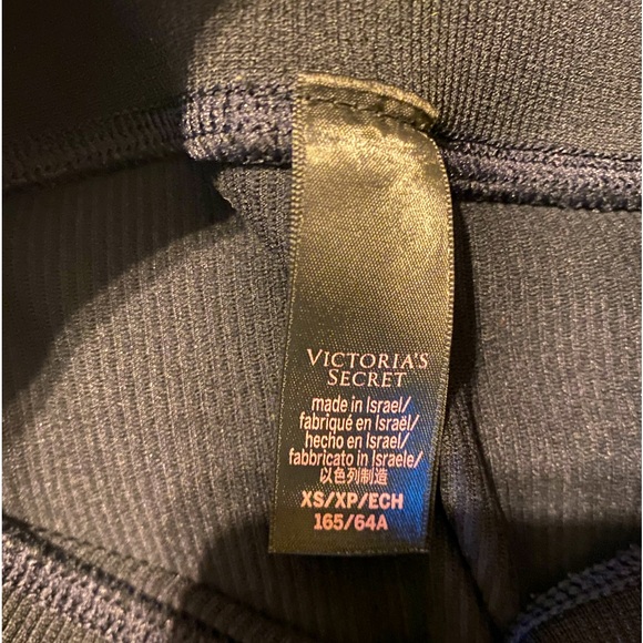 Victoria’s Secret Ribbed leggings. Excellent condition. Like new. Minimally worn - Picture 3 of 8